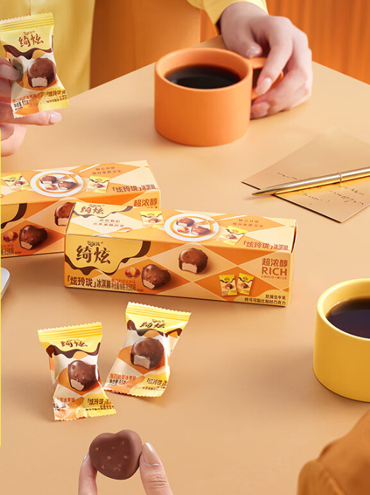 伊利绮炫炫玲珑黑巧奶香冰栗味冰淇淋（9.5g*6*18盒）-新