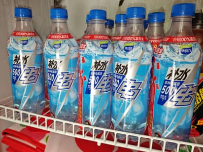 味动力电解质气泡水风味饮料600ml